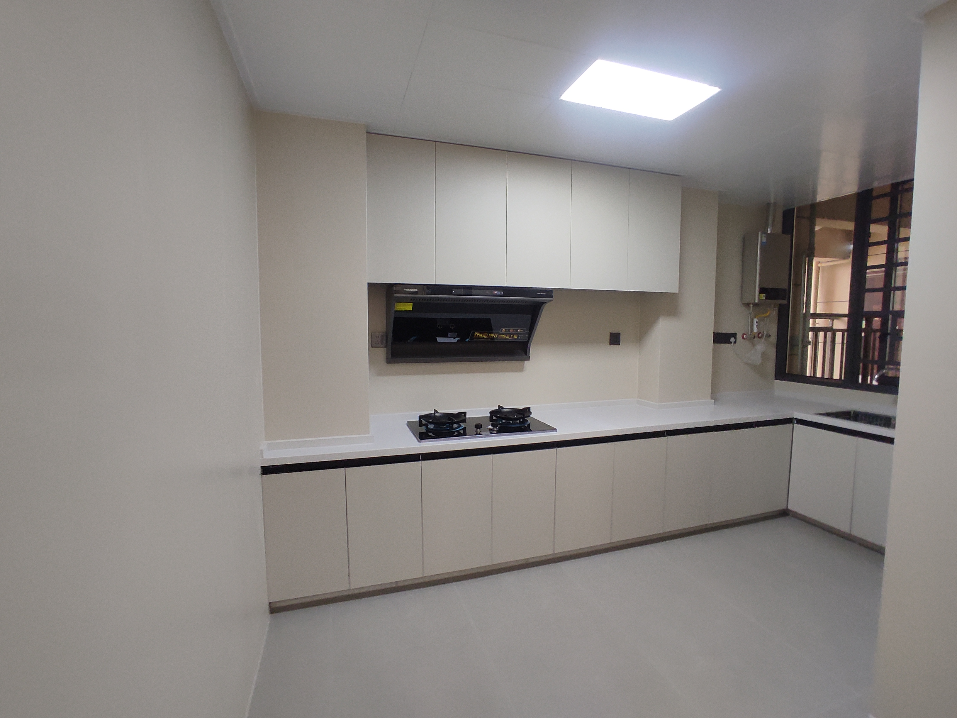 御湖世家全新精装三房阳光楼楼间距宽小区绿化覆盖广现房送车位