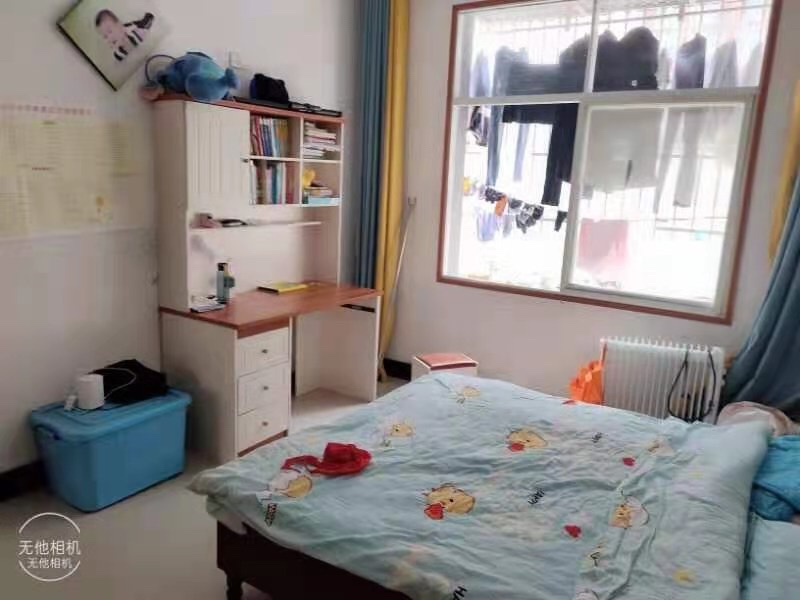 黄荆小区二室二厅交通出行方便