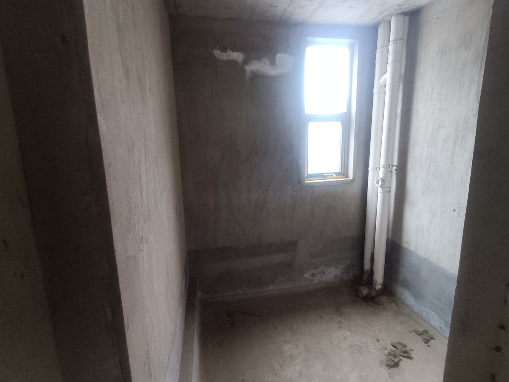 元泰未来城.毛坯大三房.南北通透.双阳台.看房方便