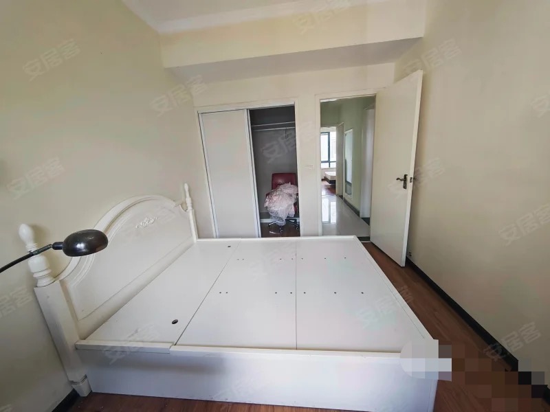 急售，德政金园爱丽舍，满二采光好，三开间朝南，家具家电全送，拎包入住