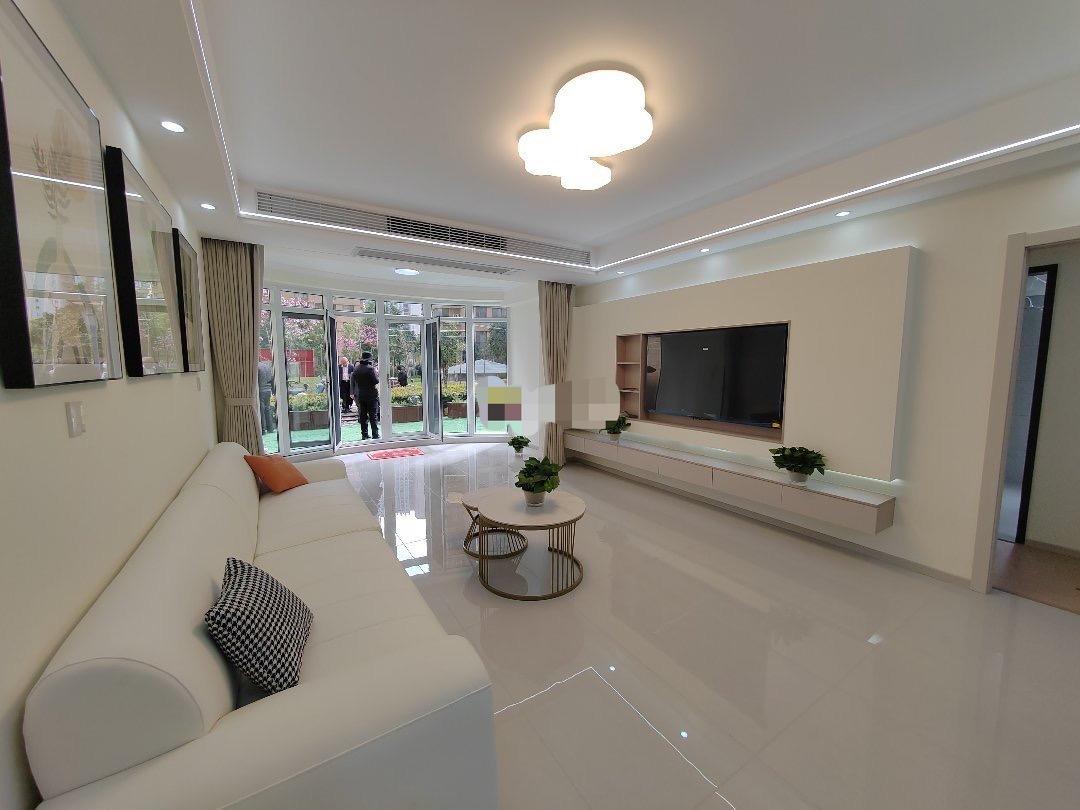 城南沔小旁，颐和公馆，全新精装大四房，送50平花园，带院子，证满二，双阳台