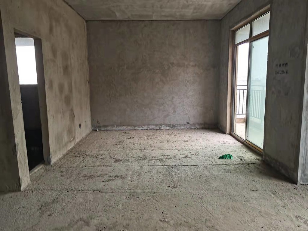 元泰未来城B湖景房3.15层高观光电梯2梯2户超大阳台设计城南少有的湖景房南北通透