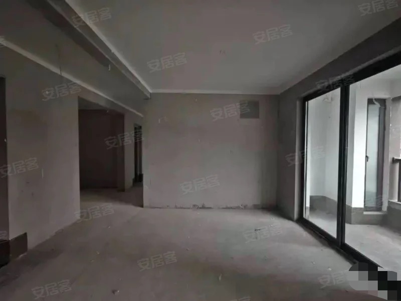 捡漏，吾悦广场，现房，带一个车位，三房，中高楼层，诚心出售