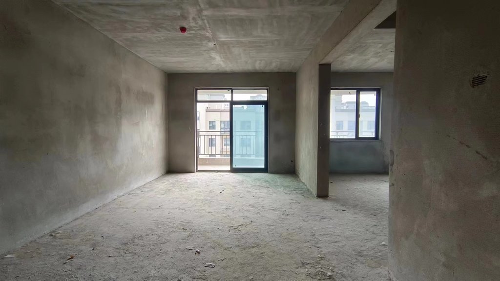 荣怀毛坯三房两卫中间楼层环境好