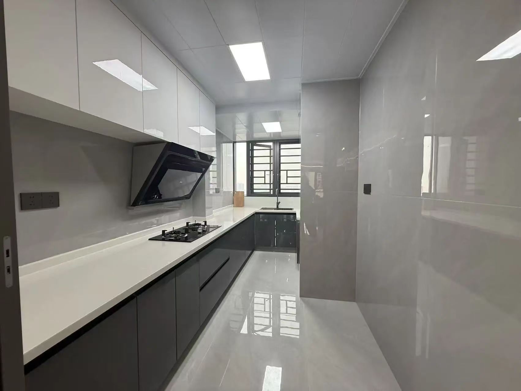 城南，沔街头上，御湖世家湖景房，精装三房，边户，单价5900，带车位