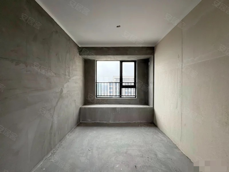 390，捡漏，城南吾悦广场，东边户，南北通透，业主诚心出售，急售