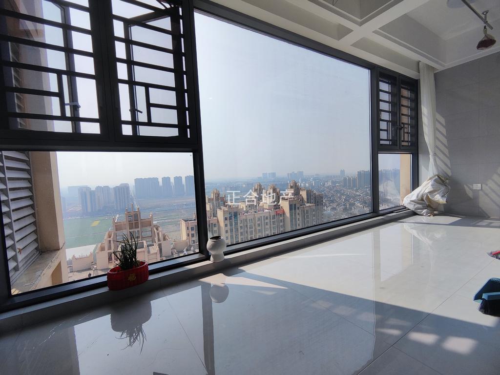 捡漏，亏本出售，南国明珠，精装大四房，单价6000，全新装修，满二​