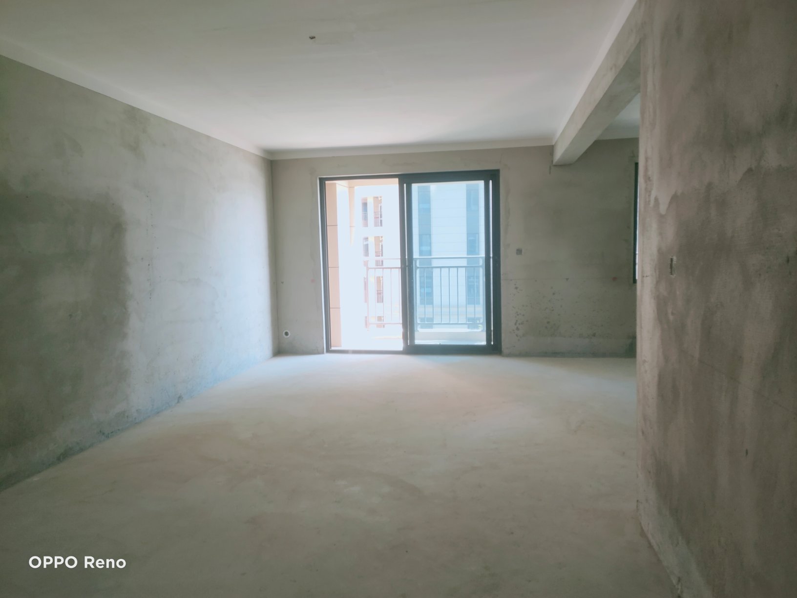 祥生观澜府，电梯江景房，超大空间4房2厅2卫1厨1阳台。