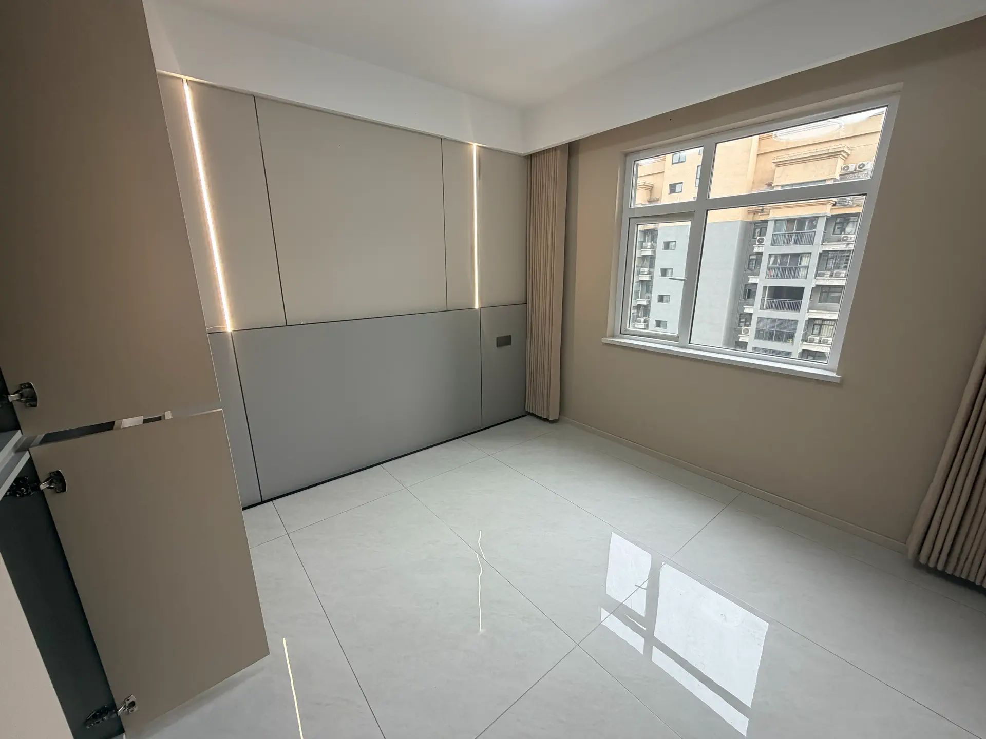 城南，天诚缘，电梯15楼，全新精装三房二卫，证满二，业主诚心出售