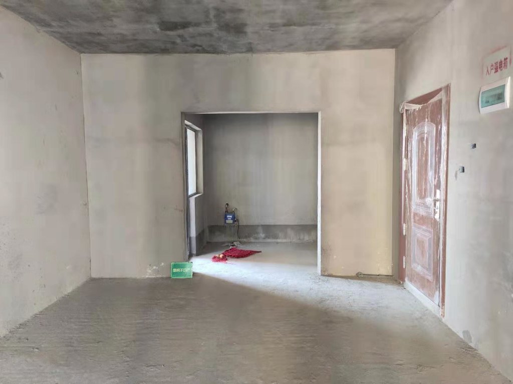 环球广场房子毛坯三房楼层好地段好周边多商圈多