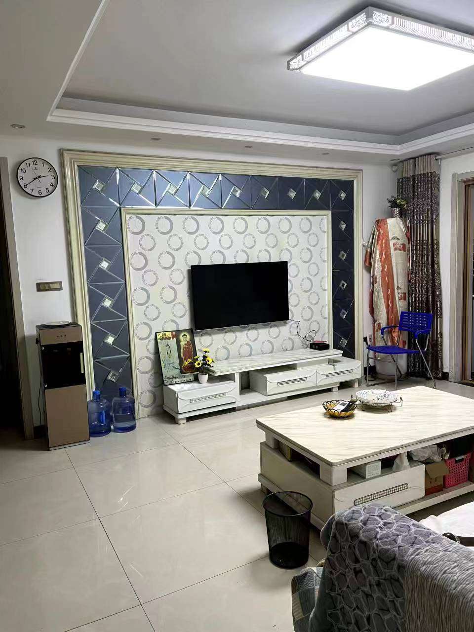 亏本急售，电梯大三房，精装，南北通透，证满二