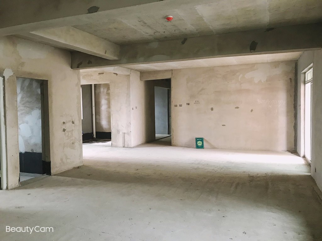 城南南国明珠毛坯大四房南北通透双阳台视野采光好看房方便诚心卖