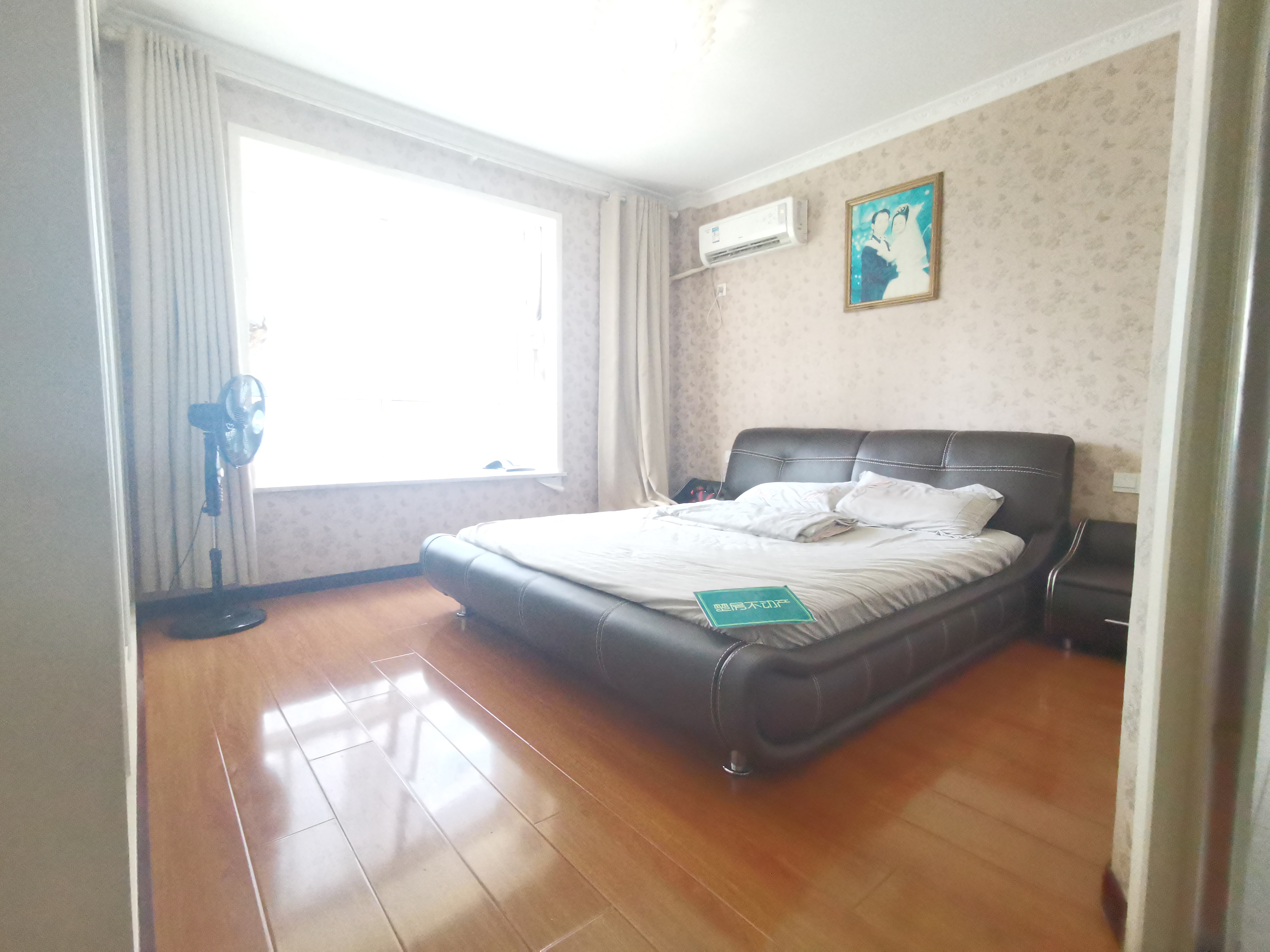 和园公馆精装三房房子保养的好业主诚心卖看房方便