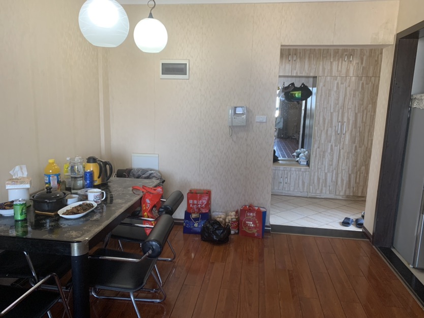 车站对面，时代广场精装修两房，满五年