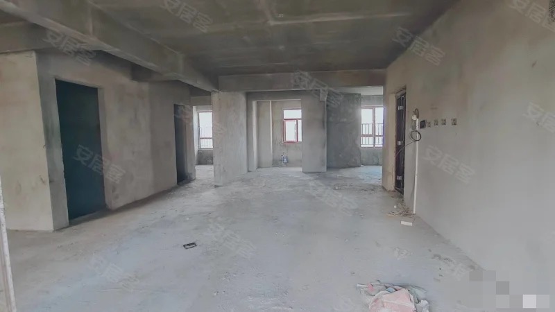 城南沔阳公馆，电梯中间楼层，边户，单价4990，南北通透，老证，元泰三中，