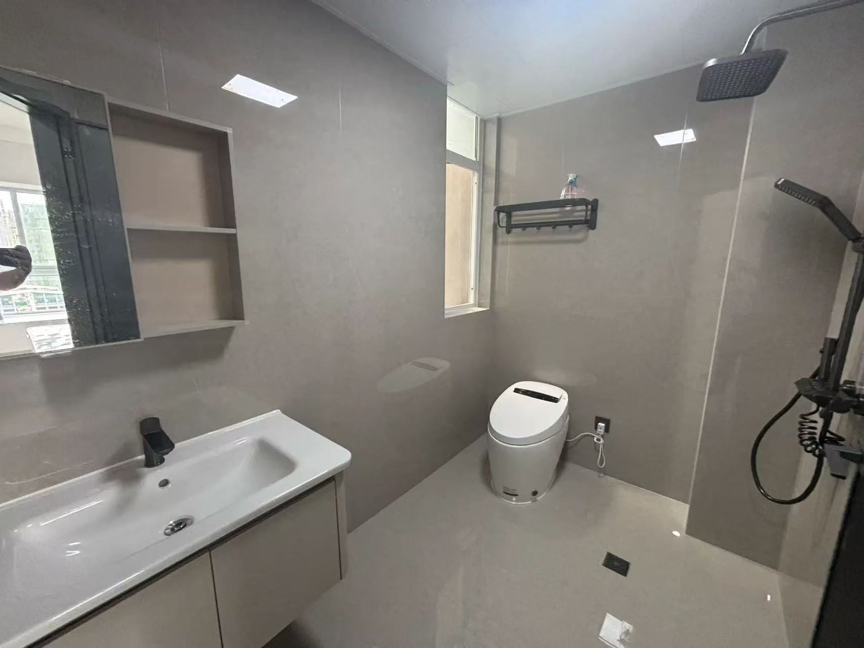 城南，元泰三中旁，汉江景苑，电梯小高层，精装三房，证满二