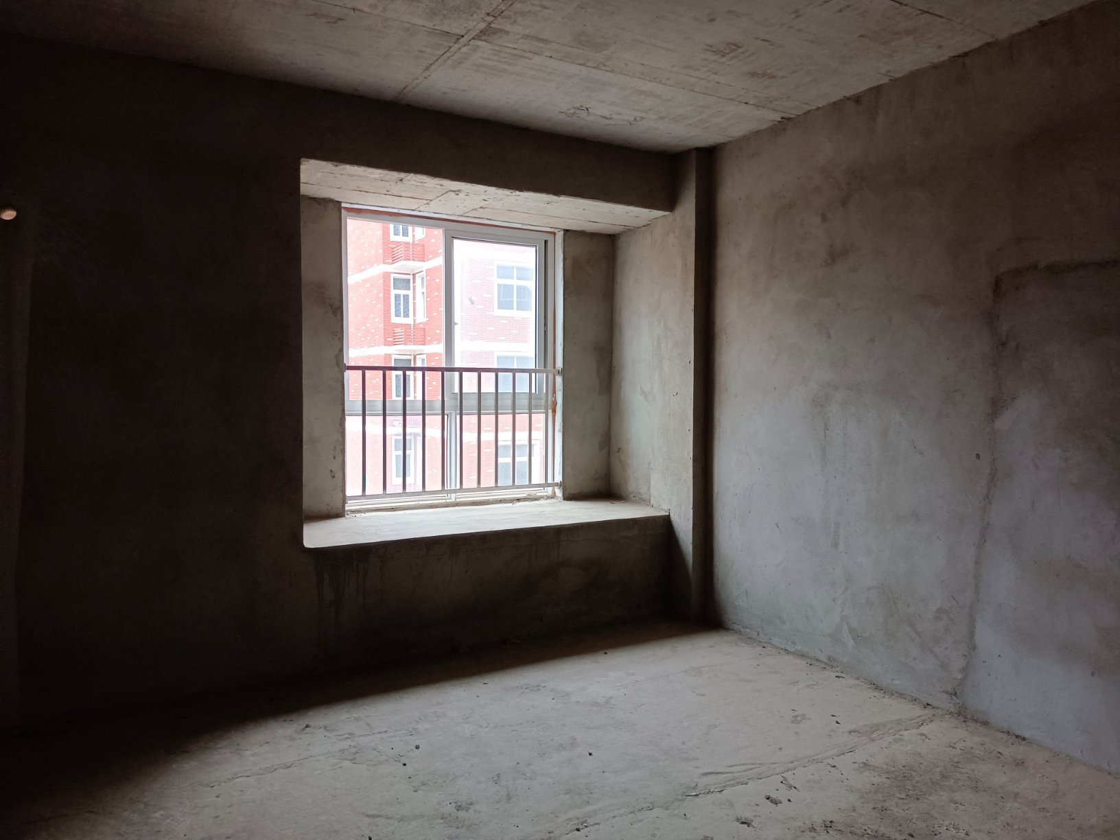 杨岗社区还建房，新沔中旁，南北通透，送地下室