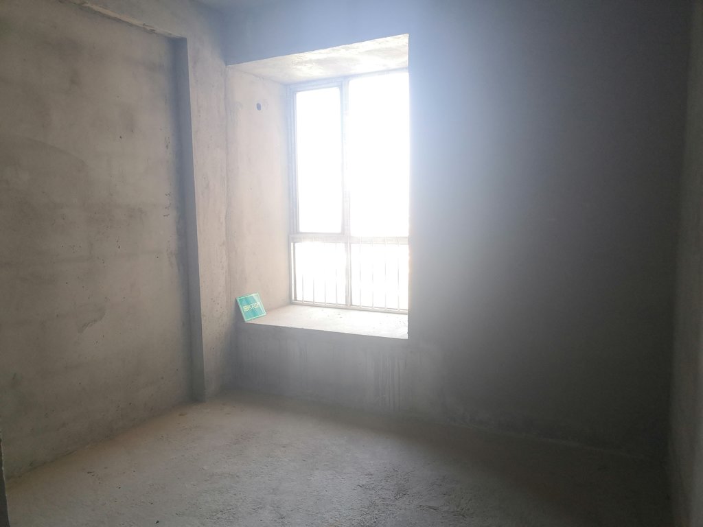 城东绿洲新城电梯毛坯大三房多功能户型证满二