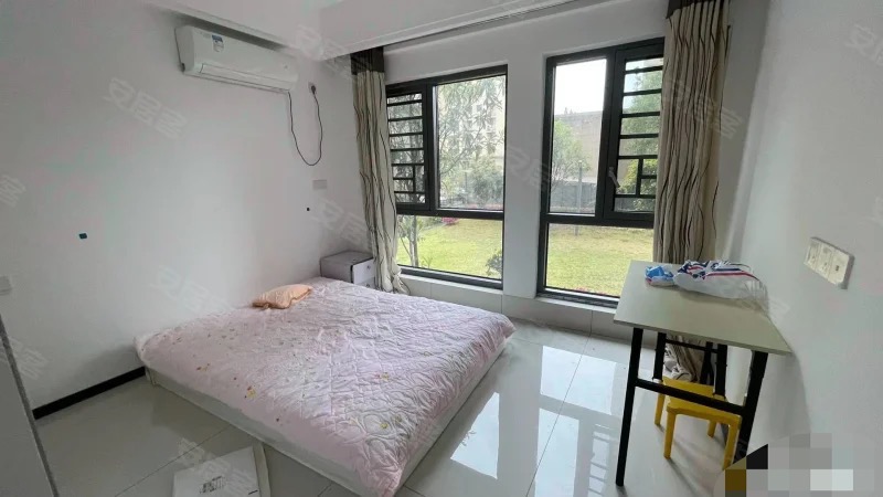 捡漏，沔阳清华园1楼，带架空，赠送130平，适合搞托管楼下就是城南新二中二小，证满二