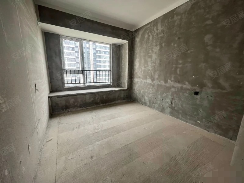 城南，金科，边户，业主抖降15万，单价3200，边户，大三房，南北通透，好楼层