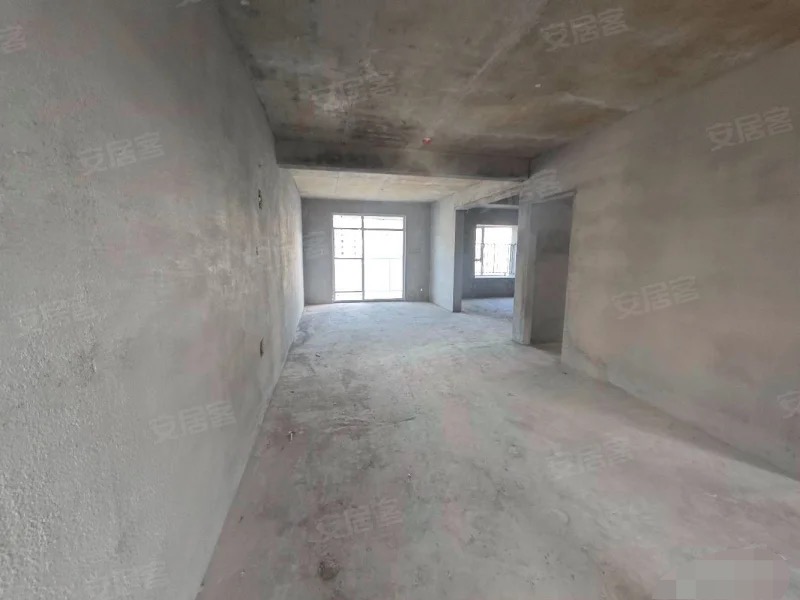 急售，城南，蓝天白云，电梯好楼层，带车位，捡漏