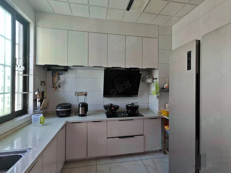 273，捡漏，亏本急售，新八中附近，电梯小高层，精装复式楼，产证130平，实得170平，精装5房2卫