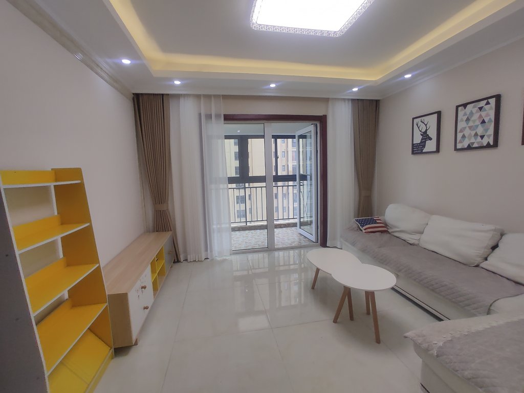 满庭春.精装供暖三房.中间楼层.证件满二.看房方便