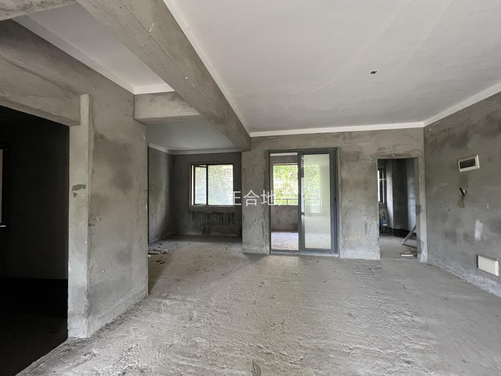 捡漏，城南，御台公馆，毛坯三房两卫，带大露台，满二，单价4660，