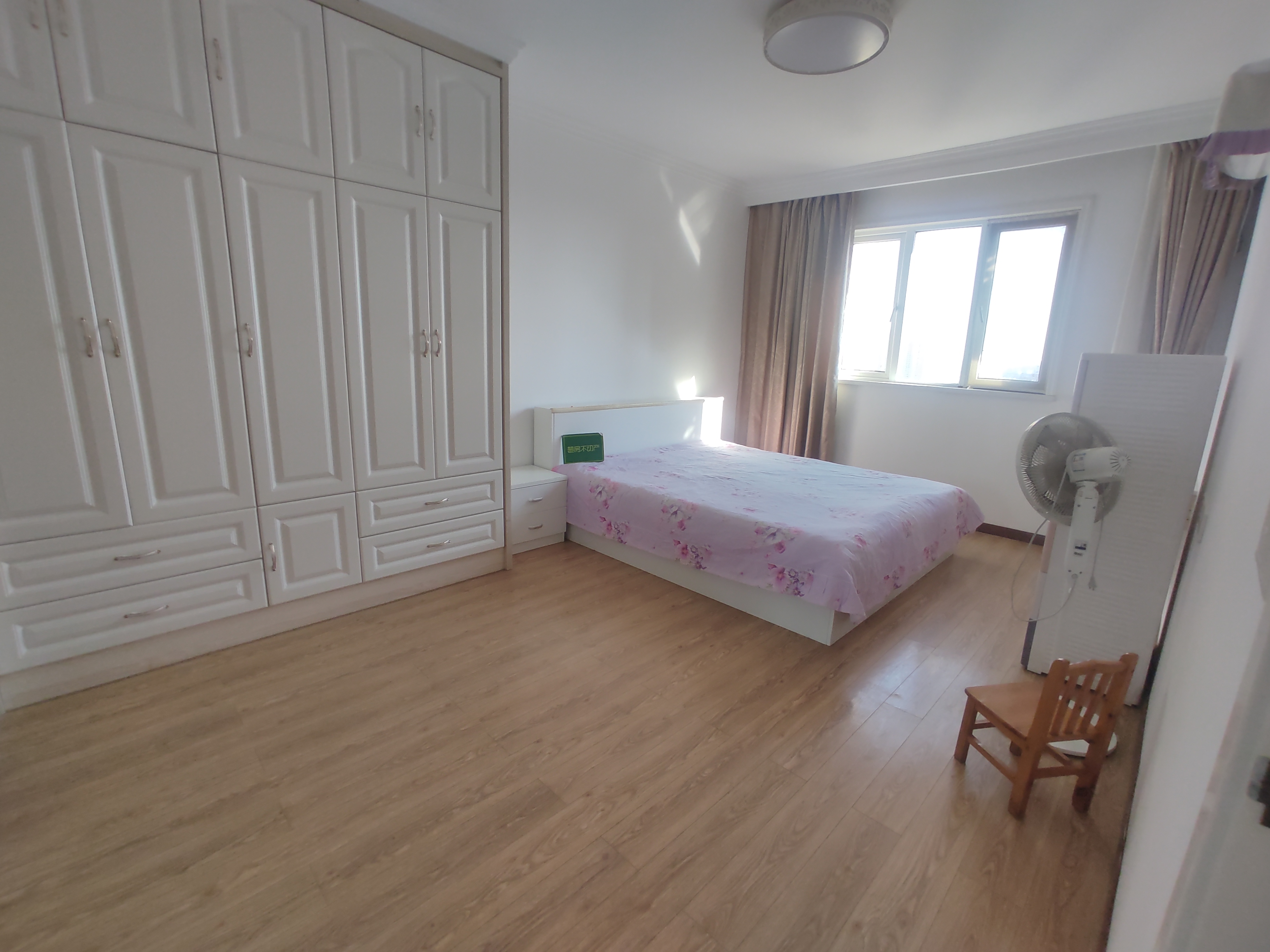 满庭春精装三房全屋供暖房南北通透老证看房方便