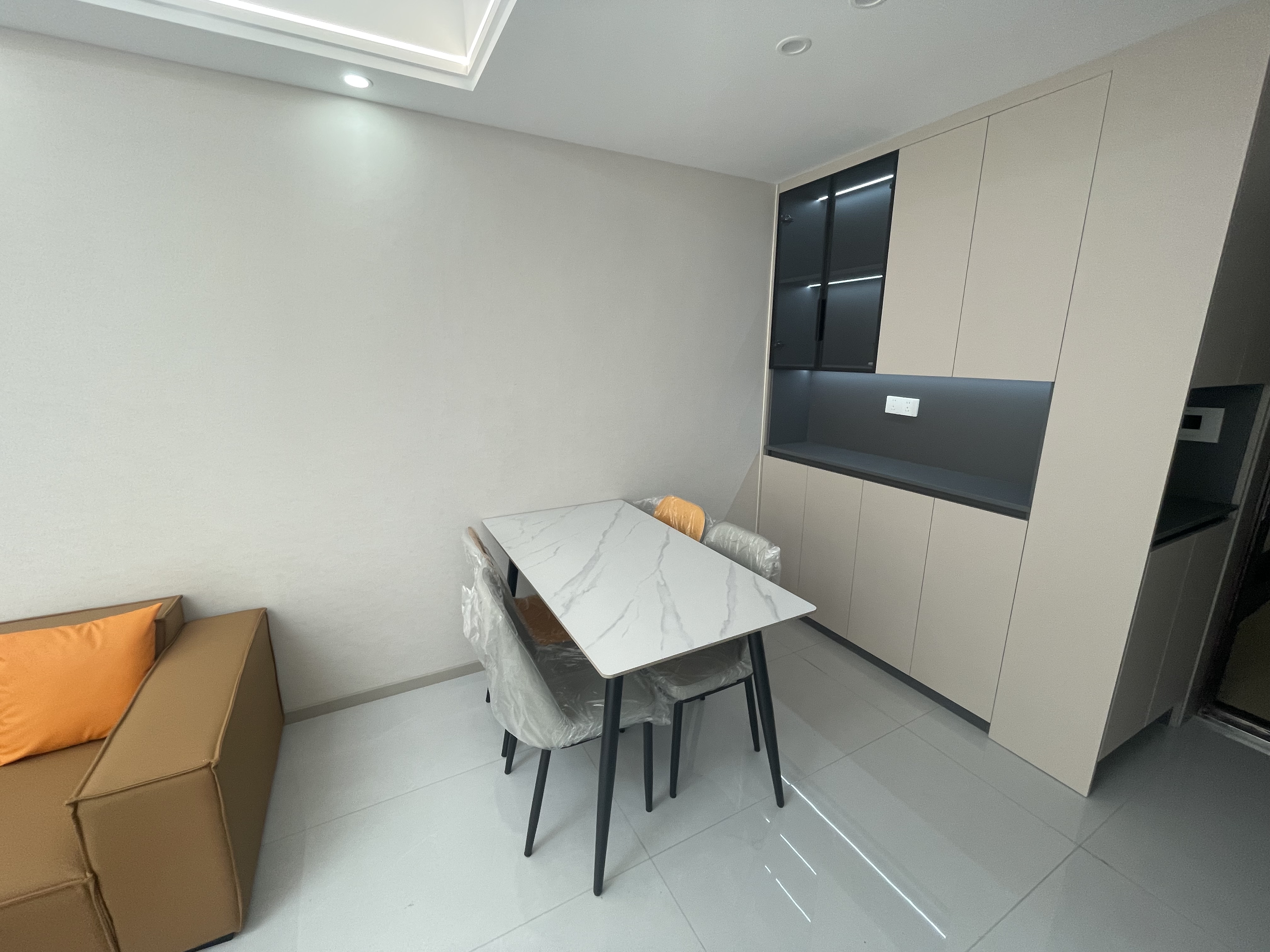 满庭春全新装修三房视野无遮挡阳台看下去就是操场不用接送了