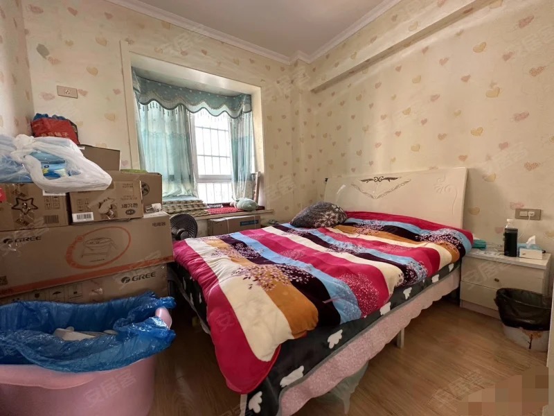 274，捡漏，城南新城壹号对面，刘口花苑，精装3房2卫，单价4200，电梯小高层