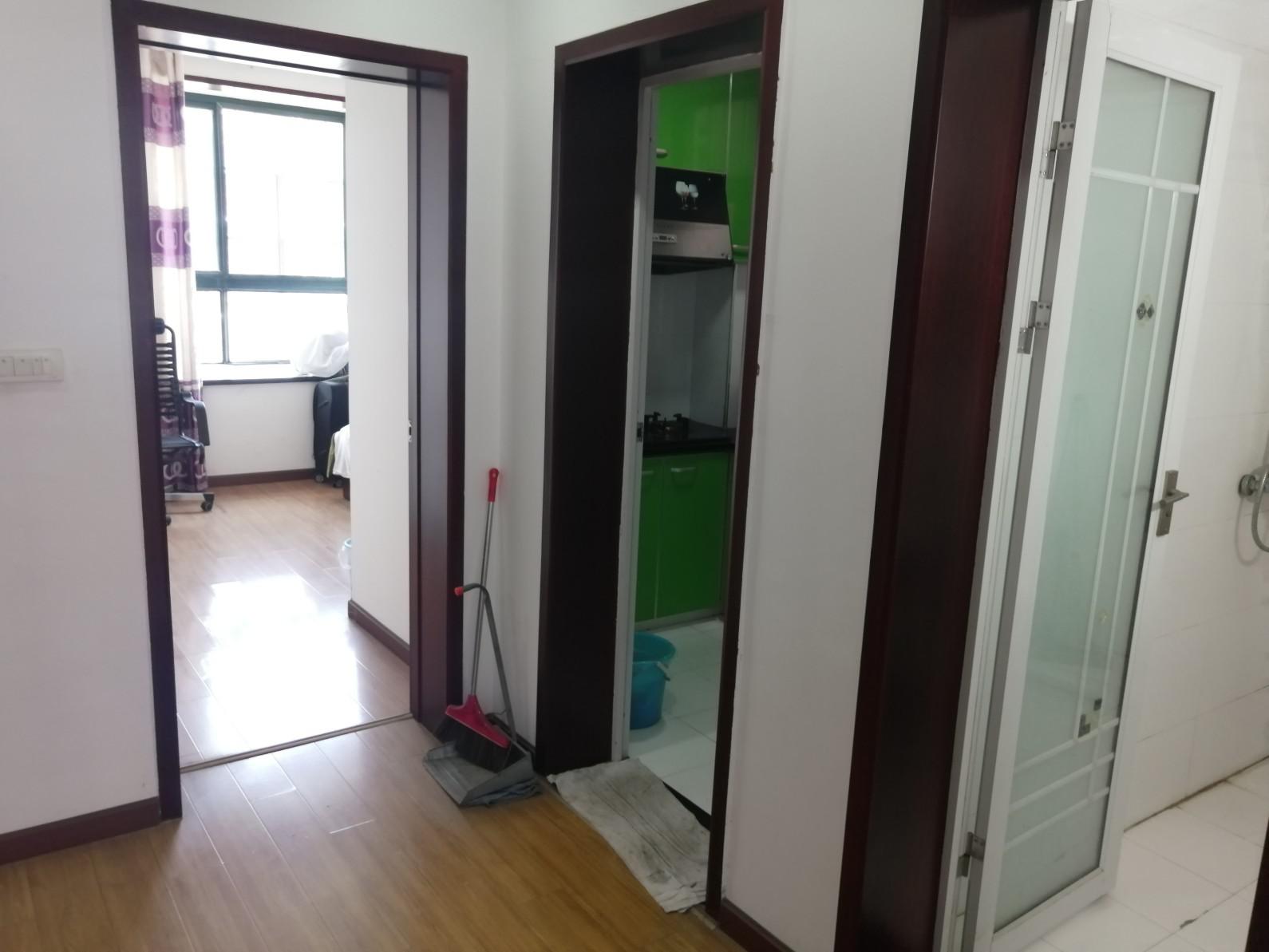 金色港湾精装修三房，送车库