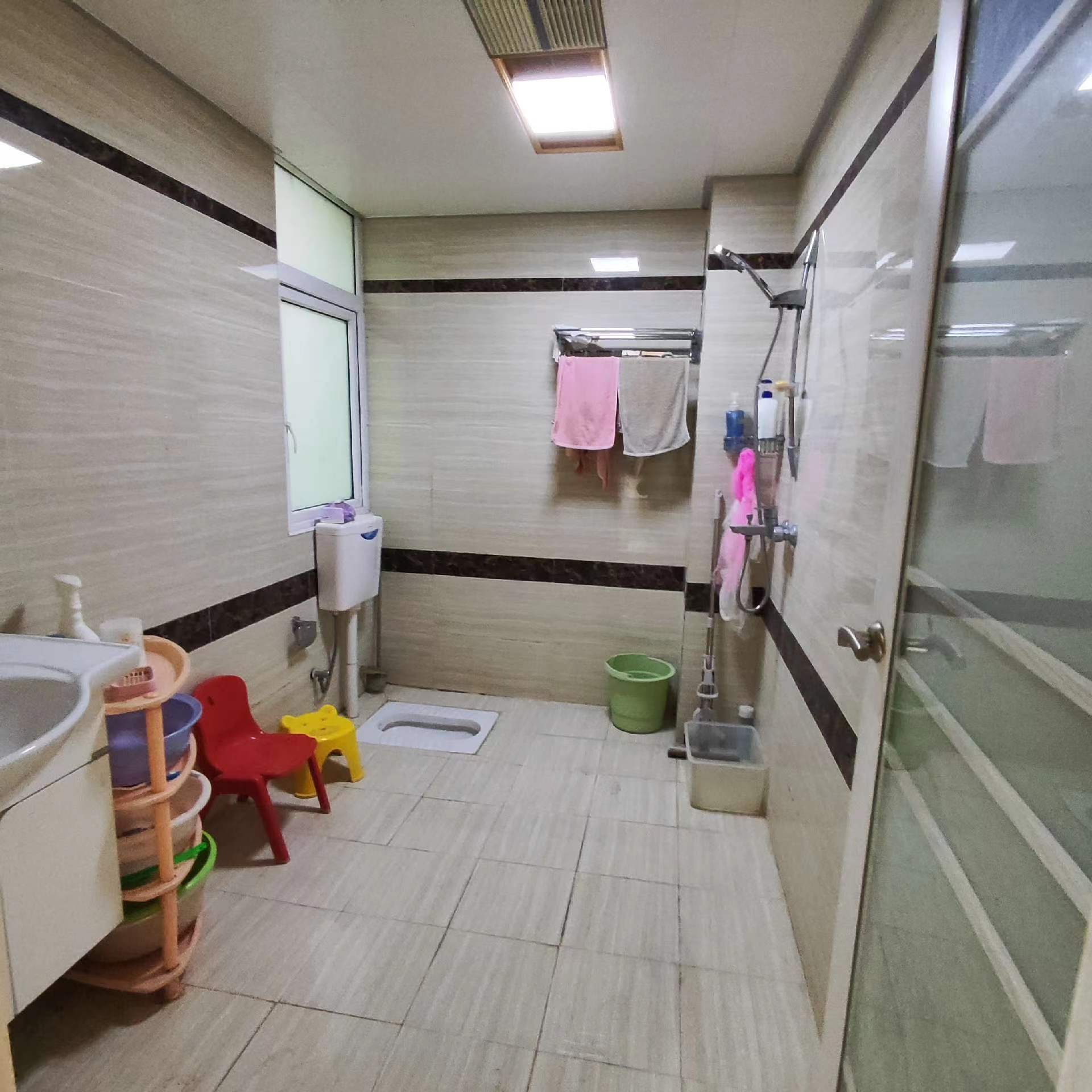 汉江景苑.新三中旁.精装三房.证件满二.看房方便