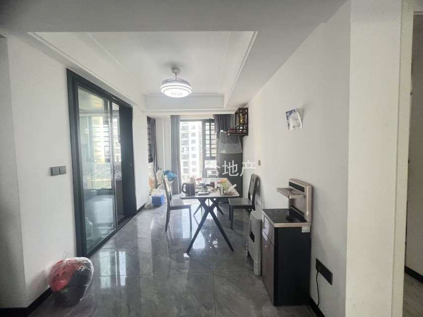 捡漏，满庭春6期，精装三房，单价4700，包满二。电梯好楼层