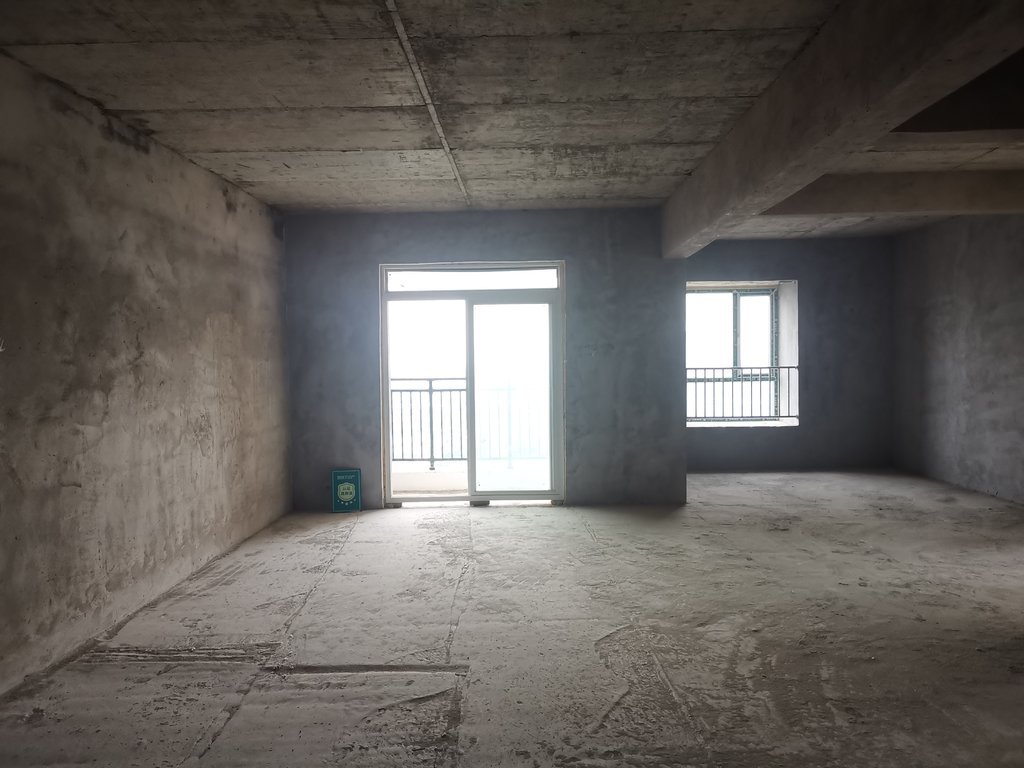 特价房南城新区都市高尔夫一手新房单价低可以贷款看房方便交通出行方便！