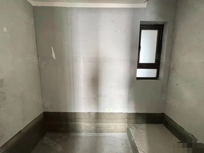 272，吾悦，凤凰层，现房。比补贴便宜多了，单价5000，一手网签，采光好