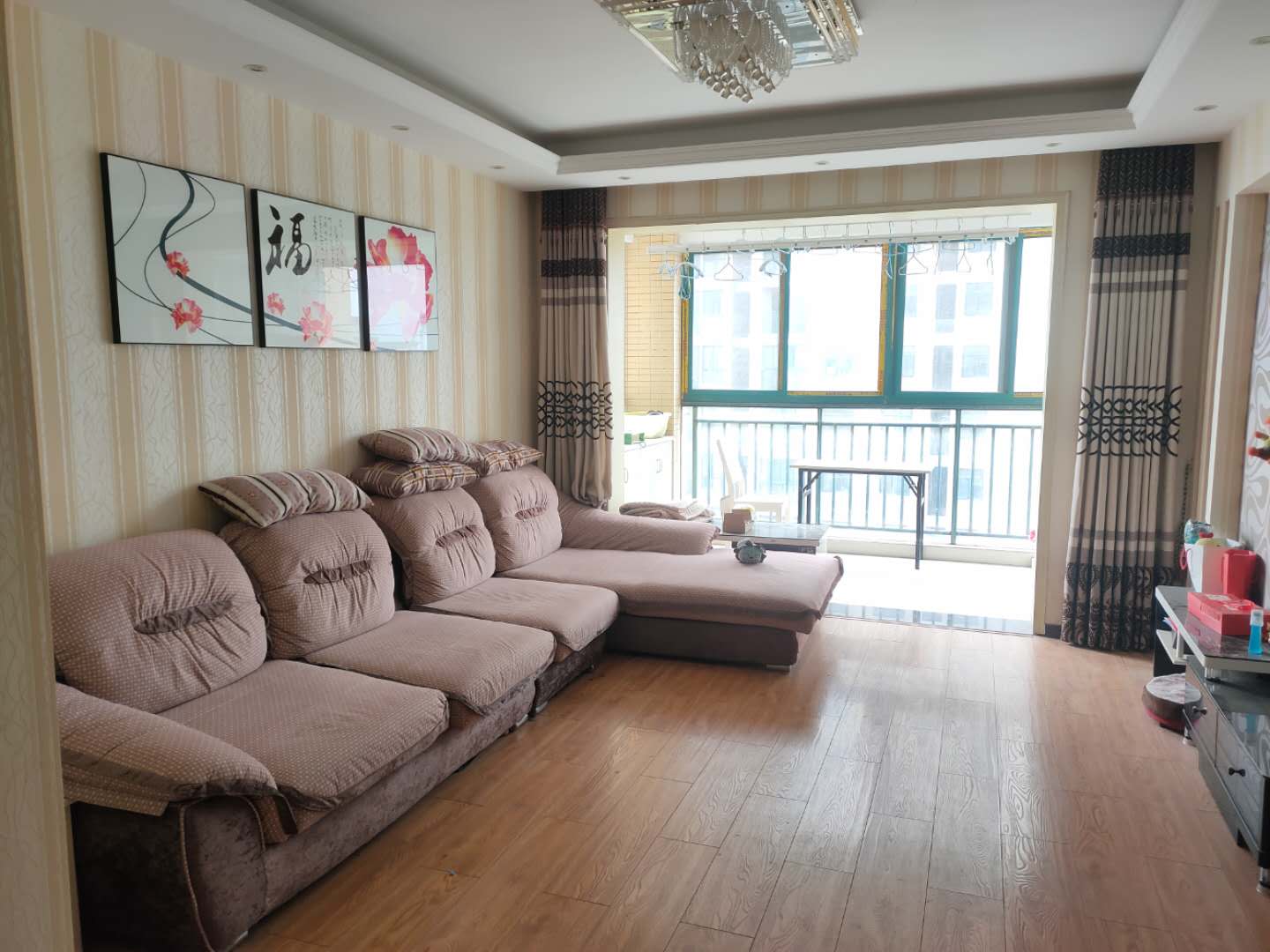 新城壹号精装三房 中间楼层 想要读三小的可以直接拍了