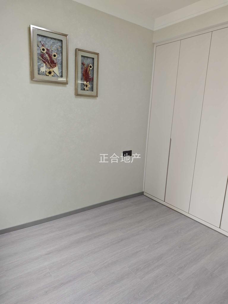 414，城南，森林国际，豪装三房，电梯好楼层，书包房，证满二，南北通透