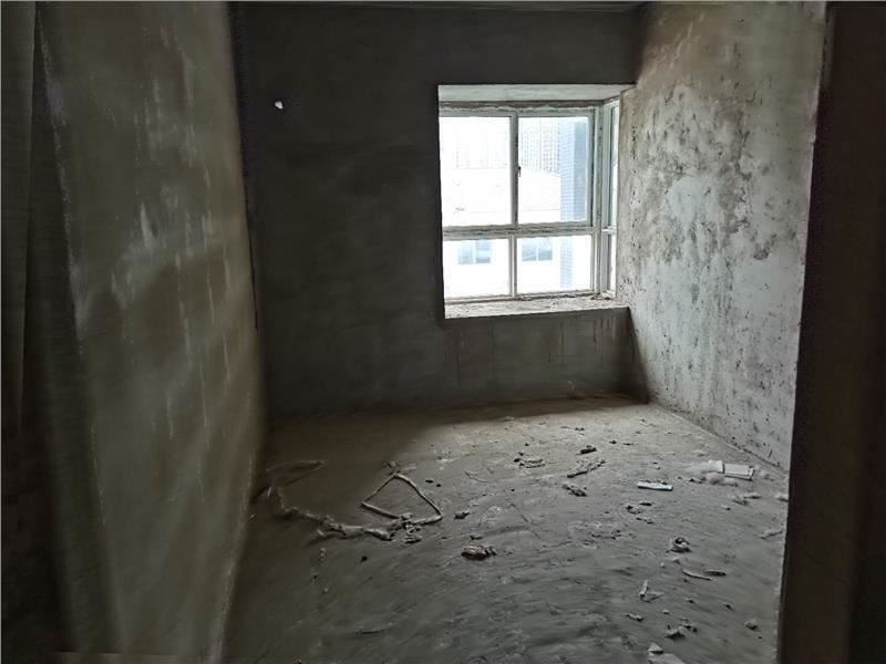 城南城市丽景的毛坯大三房电梯好楼层交通生活都便利