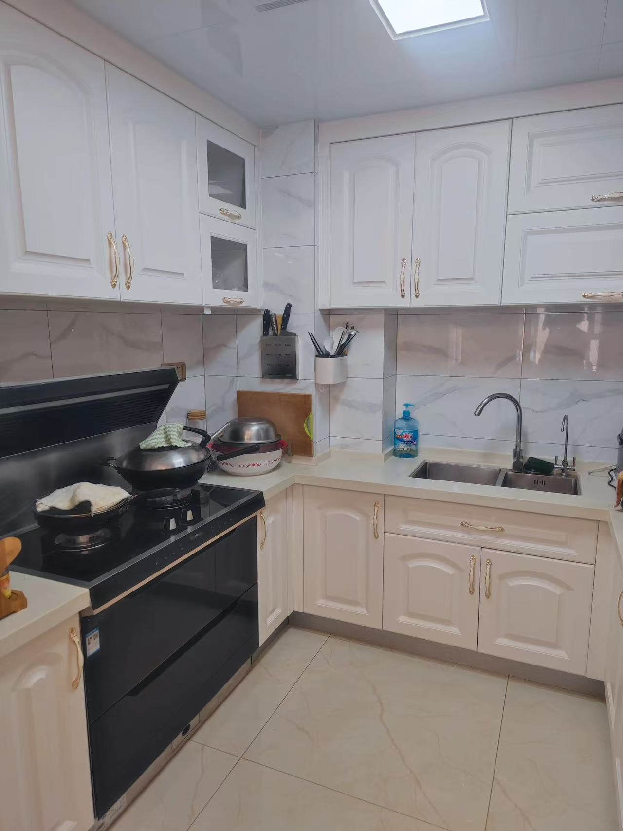 城南，新城壹号五期，精装三房，南北通透，好楼层，证满二