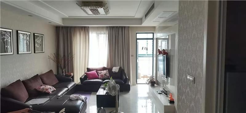 房东急售 车站旁 时代广场 131平大三室 采光佳 楼层好证满两年