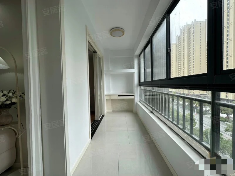 和合国际，精装三房，电梯小高层，好楼层，全屋中央空调，边户，南北通透