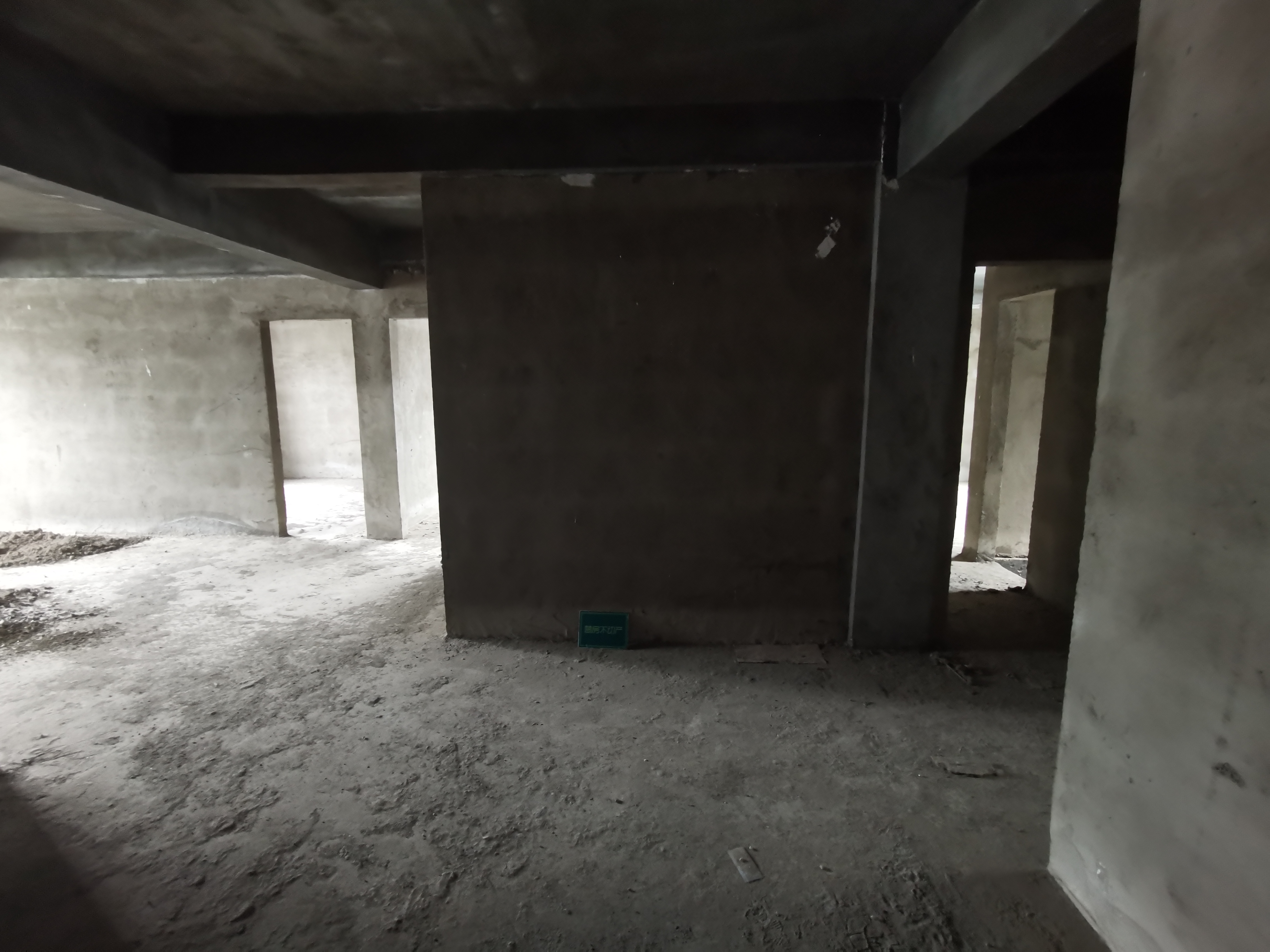 恒迪国际毛坯大三房，公摊小，得房率高，看房方便