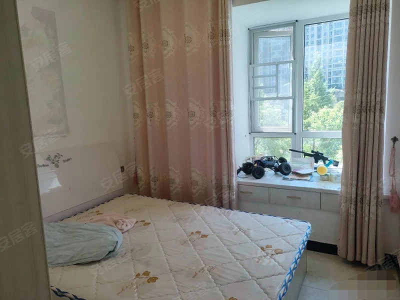 亏本出，城南，森林国际，湖景房，单价4450，毛坯价‮精买‬装房，老证，