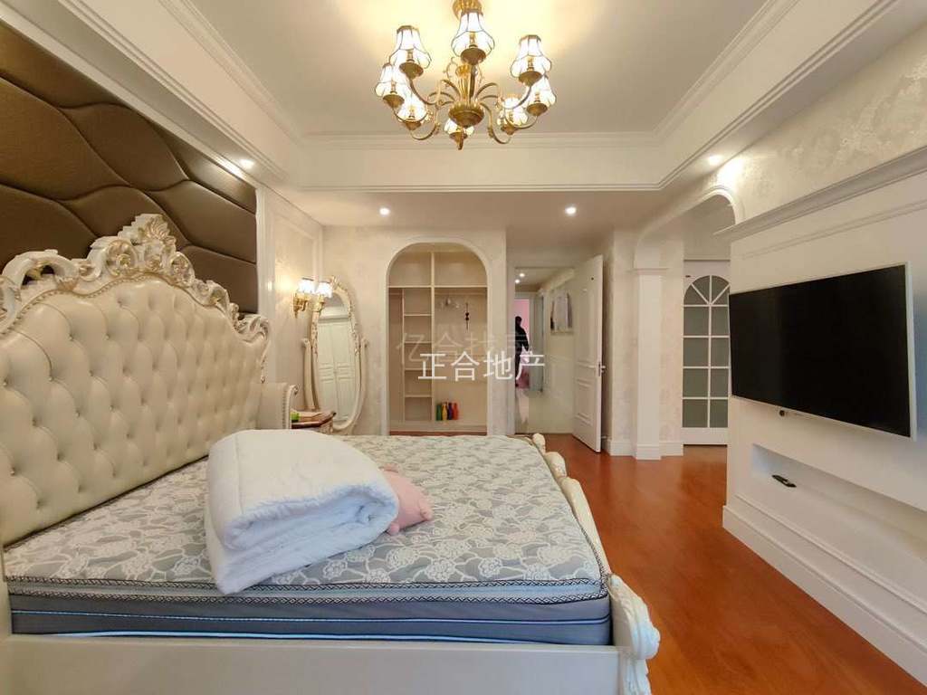 房东急售，城南新城壹号，大平层，电梯入户，花园洋房，好楼层，带车位