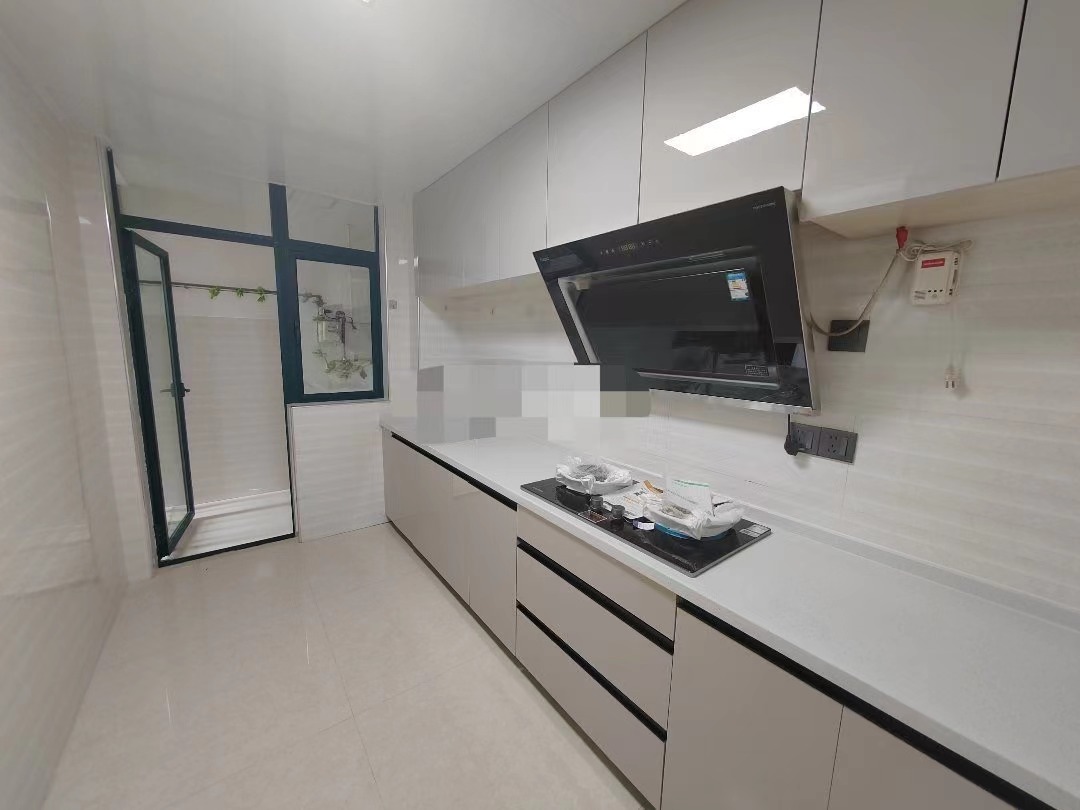 41，捡漏，新城壹号洋房，小高层，全新装修，定制酒柜皇朝家居全留下，