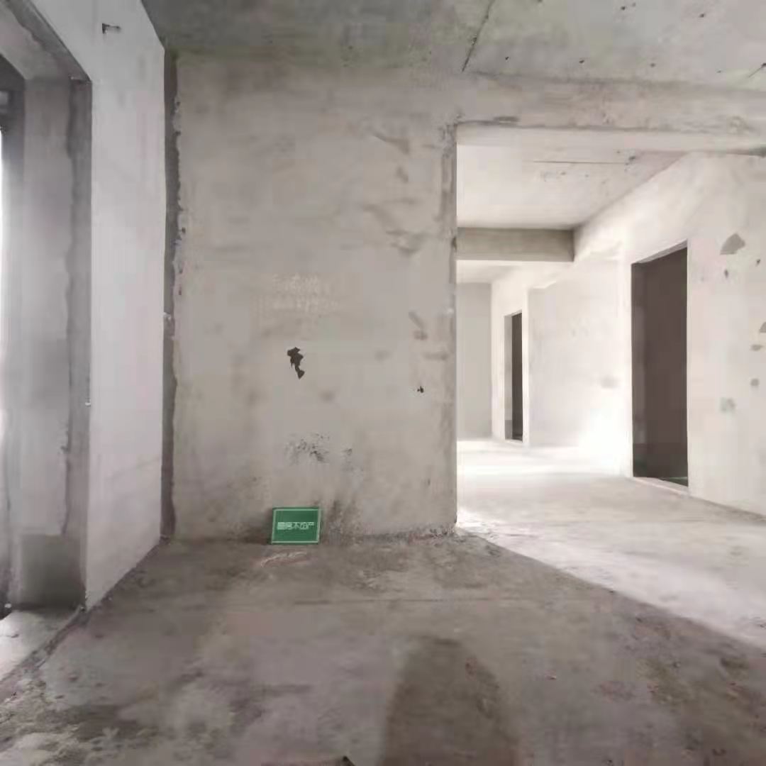 环球毛坯三房户型方正老城区交通生活便利商业城市！