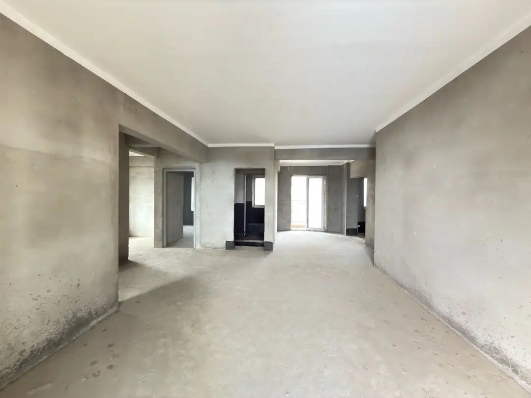 捡漏，城南，森林国际，单价4200，毛坯4房，4期，证满二