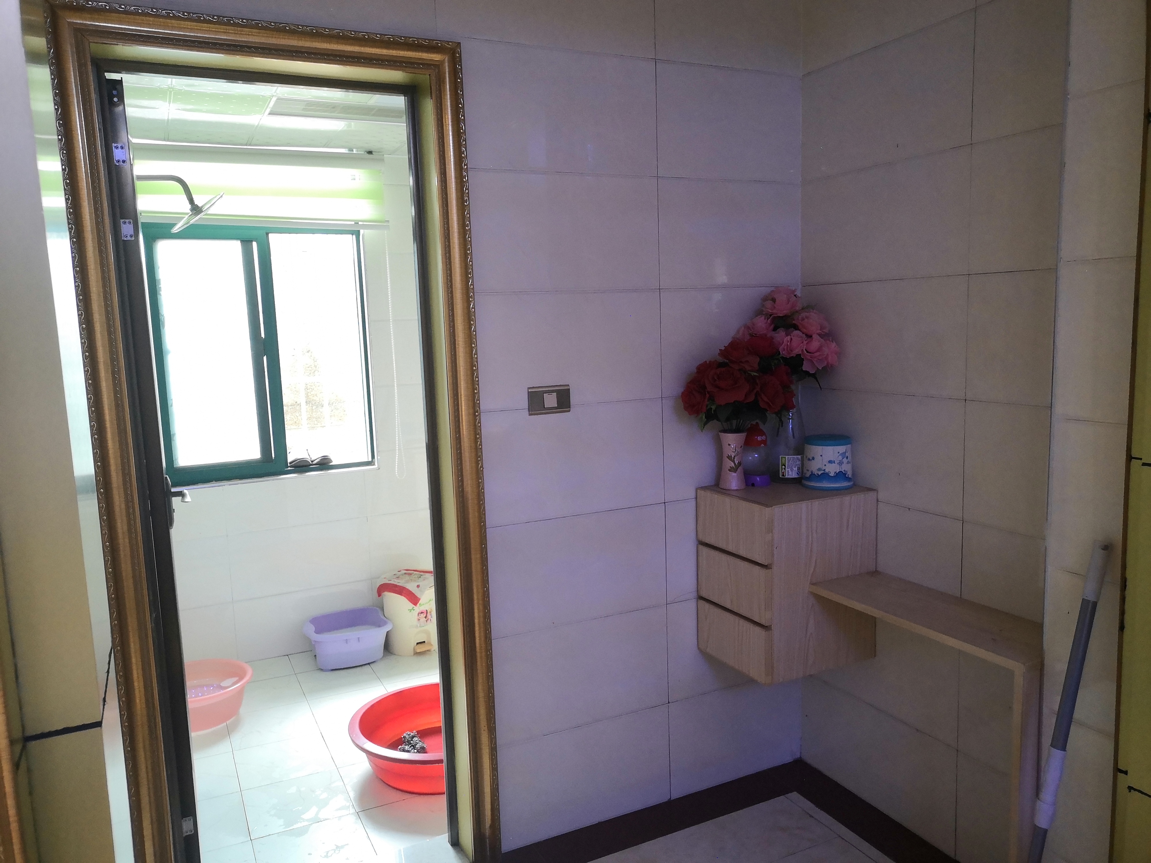 环球附近华冠酒店对面福满楼公寓新装电梯两房两厅两卫出租带中央空调