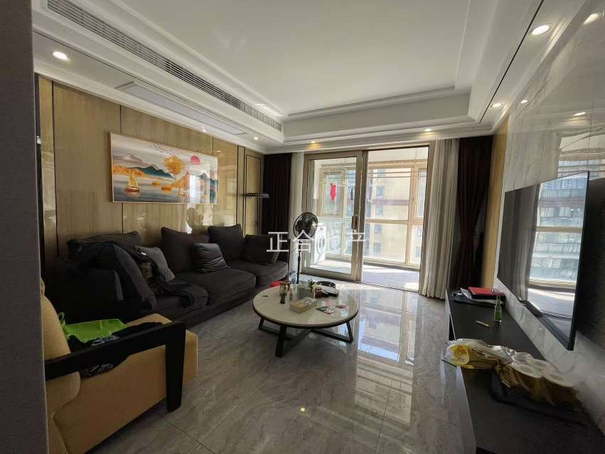 房东诚心出售，新城壹号，精装两房，成色新，电梯好楼层 ， 可谈